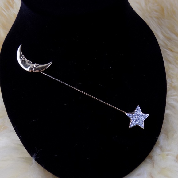 Carolee Jewelry - Retro CAROLEE Gold Tone MOON & STAR Stickpin Pin